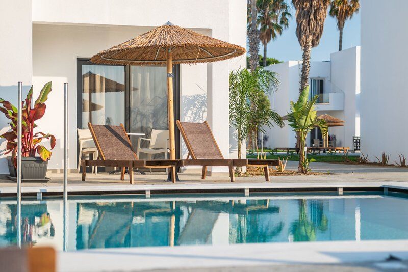 Summer Village - Adults-only - DZ Deluxe Sharing Pool - 10=7