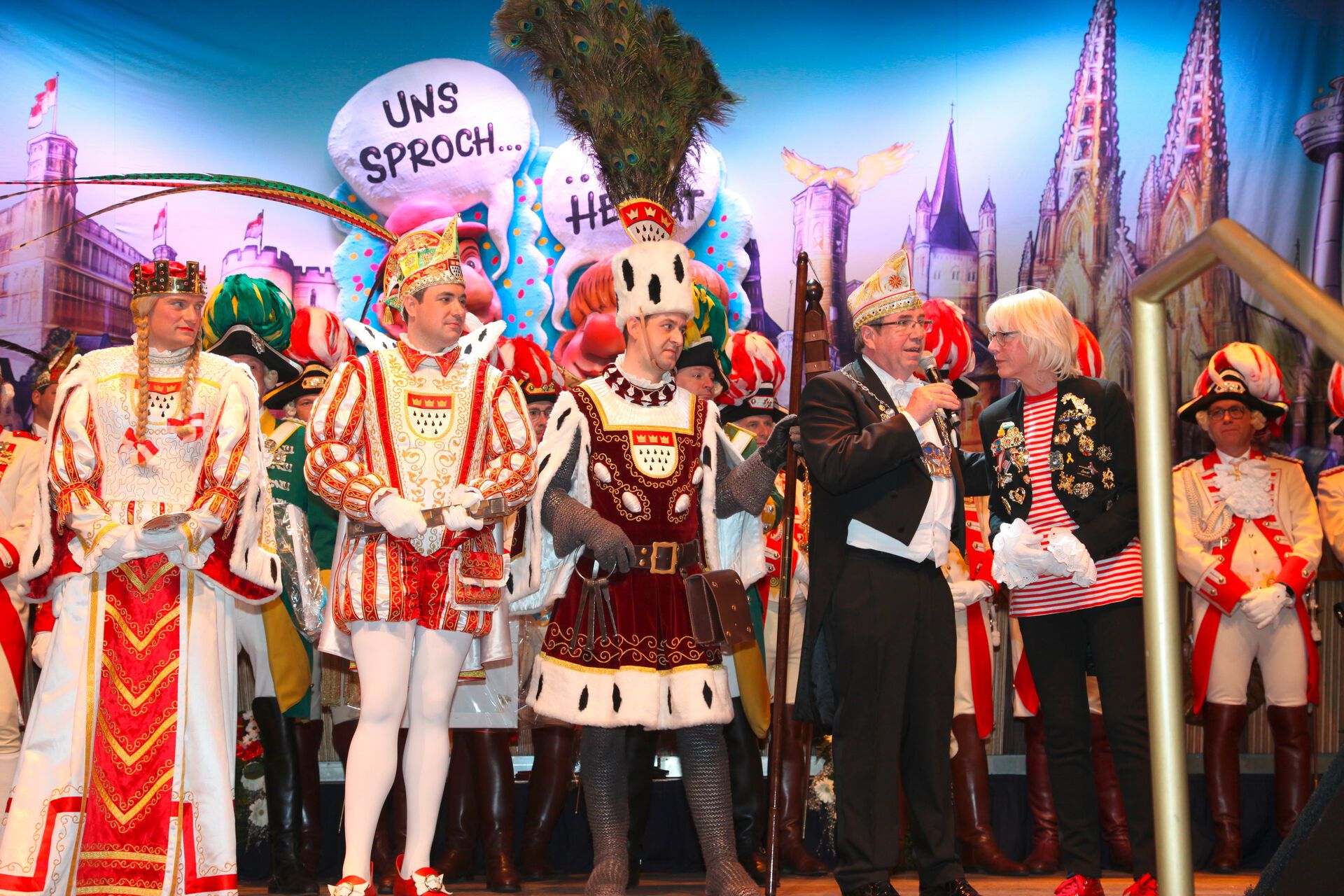 Karneval in Köln erleben und im bekannten Maritim Hotel übernachten