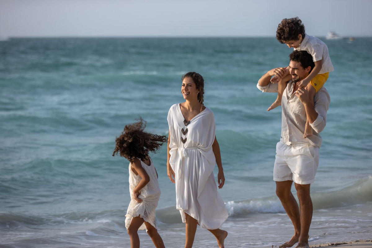 original_Low_resolution_72dpi-Madinat_Jumeirah_-_Family_-_Beach