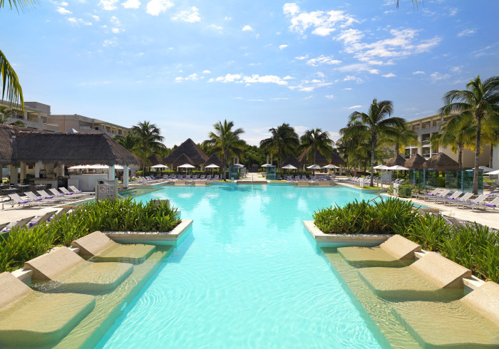 303ParadisusLaPerla-Swimming_Pool