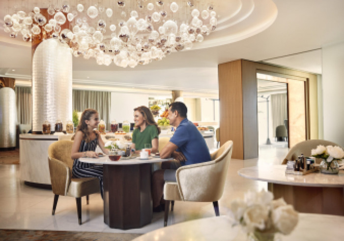 lifestyle3-0635-hr-rgb-383931