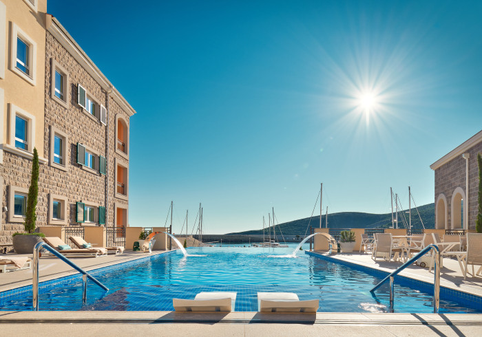 The_Chedi_Lu_C5_A1tica_Bay_Montenegr_Outdoor_Pool_2
