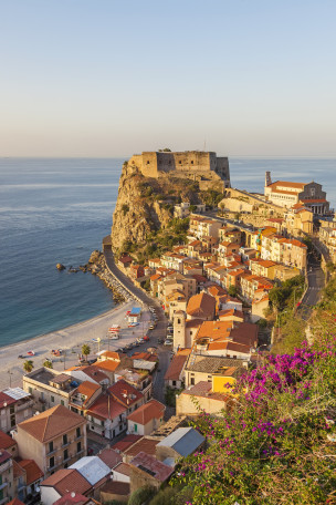 original Kalabrien Meer und Burg